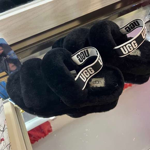 Ugh slippers - Picture 2 of 3